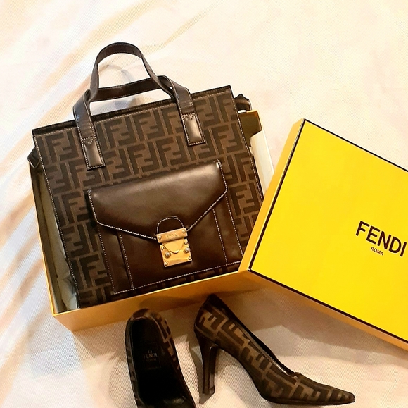 Fendi Handbags - 🦋Authentic Fendi bag tote